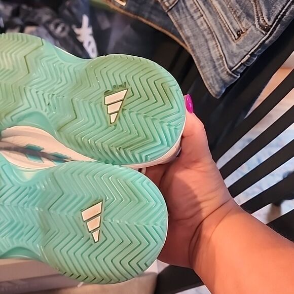 Adidas Gamecourt 2 size 8 euc - Picture 7 of 9